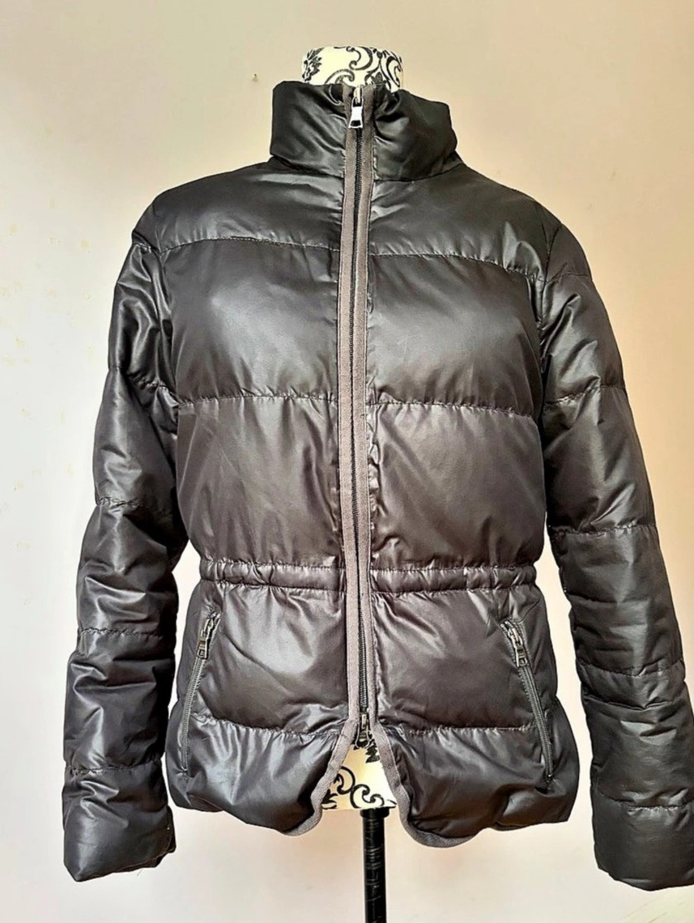 Banana Republic Black Puffer Jacket With Adjustable Waist and Silver Hardware M
